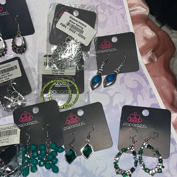 Paparazzi Earrings - Picture 2 of 7